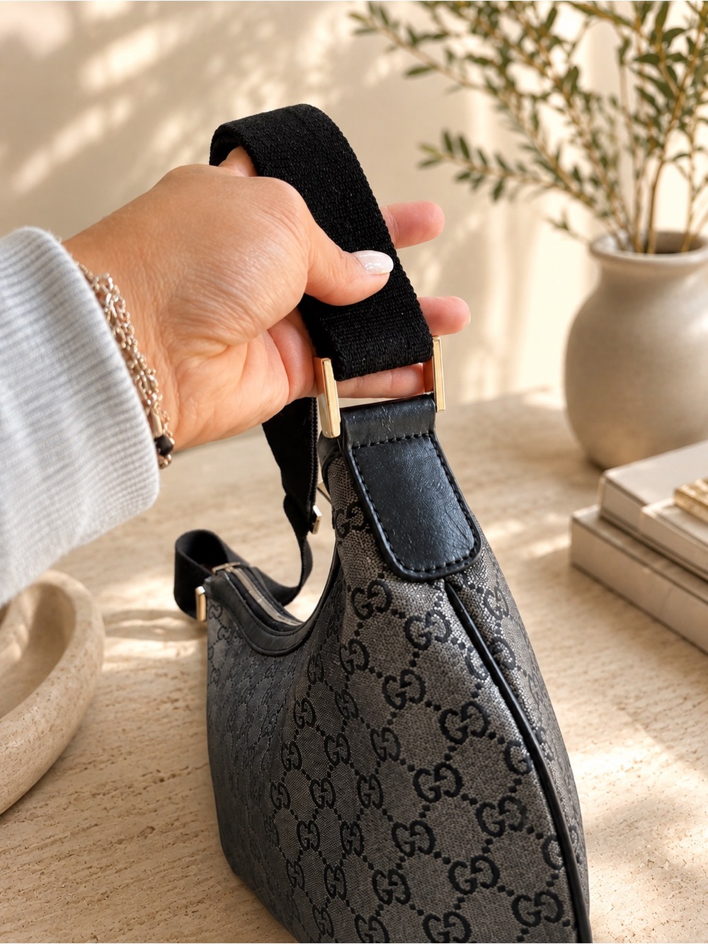 Authentic Gucci GG Canvas Shoulder Bag Navy Gold 181092 Monogram Purse Crossbody - Picture 2 of 16